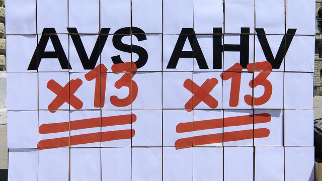 Les syndicats lancent leur campagne pour la votation sur la 13e rente AVS. [Keystone - Anthony Anex]