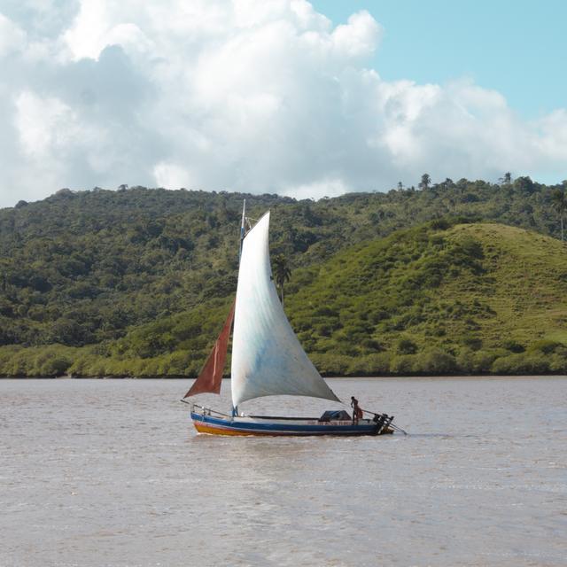 Au Brésil, la tradition centenaire du fret en voilier. [RTS - © Quentin Bleuzen]