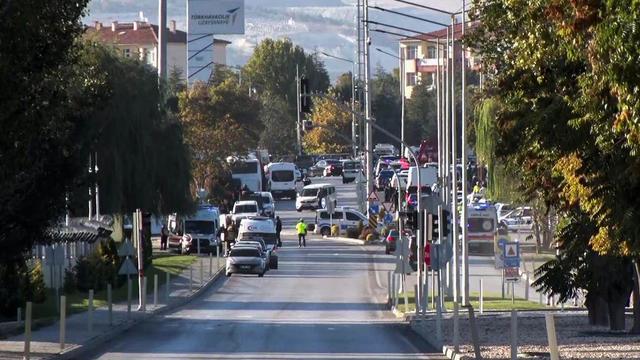 Un attentat a fait cinq morts et 22 blessés devant le siège des industries de défense de Turquie. [Keystone]