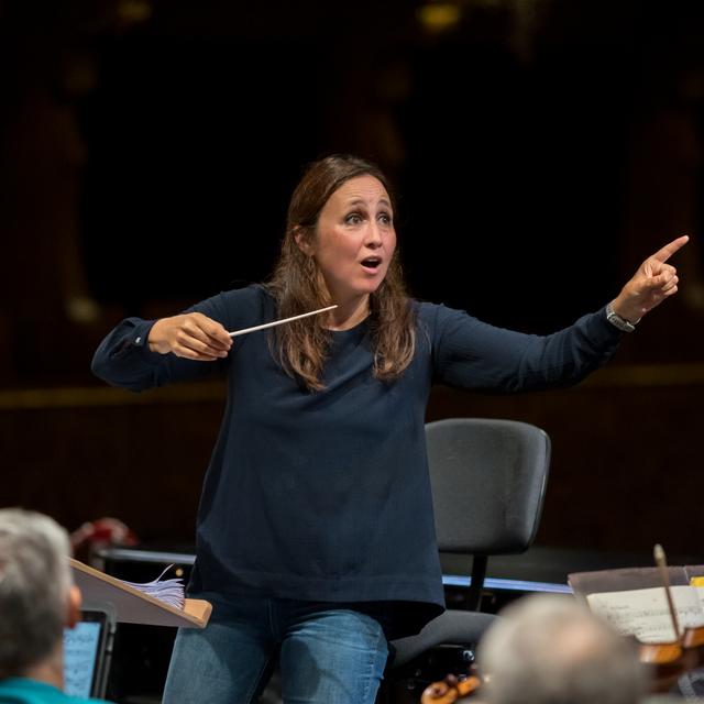 Joana Carneiro, chef d'orchestre, 2023. [joanacarneiro.com - © Vasco Vilhena]