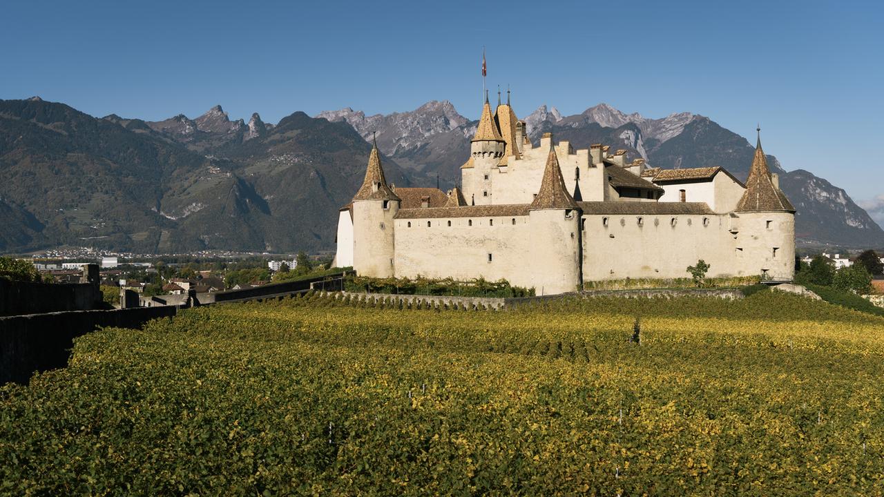 Une vue du château d'Aigle en 2016. [Keystone - Christian Beutler]