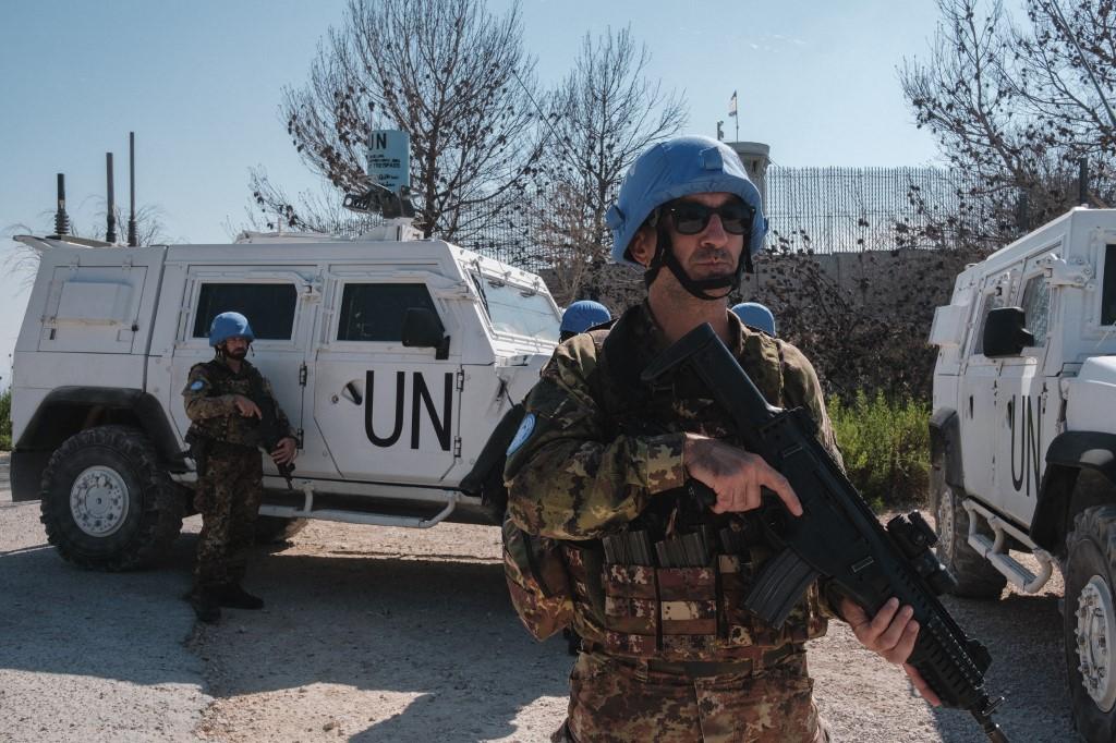 Les plus de 10'000 Casques bleus de la mission de maintien de la paix de l'ONU au Liban (Finul) ne peuvent plus patrouiller en raison de l'intensité des combats. [Hans Lucas via AFP]