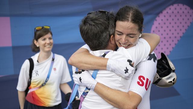 Céline Van Till remporte la médaille d'argent au contre-la-montre en cyclisme durant les Jeux paralympiques de Paris 2024. [Keystone - Ennio Leanza]