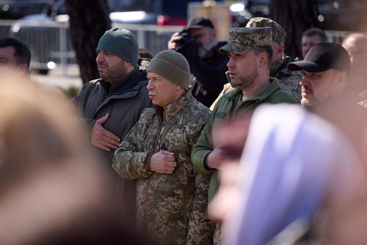 Oleksandre Syrsky (au centre). [via REUTERS - UKRAINIAN PRESIDENTIAL PRESS SER]