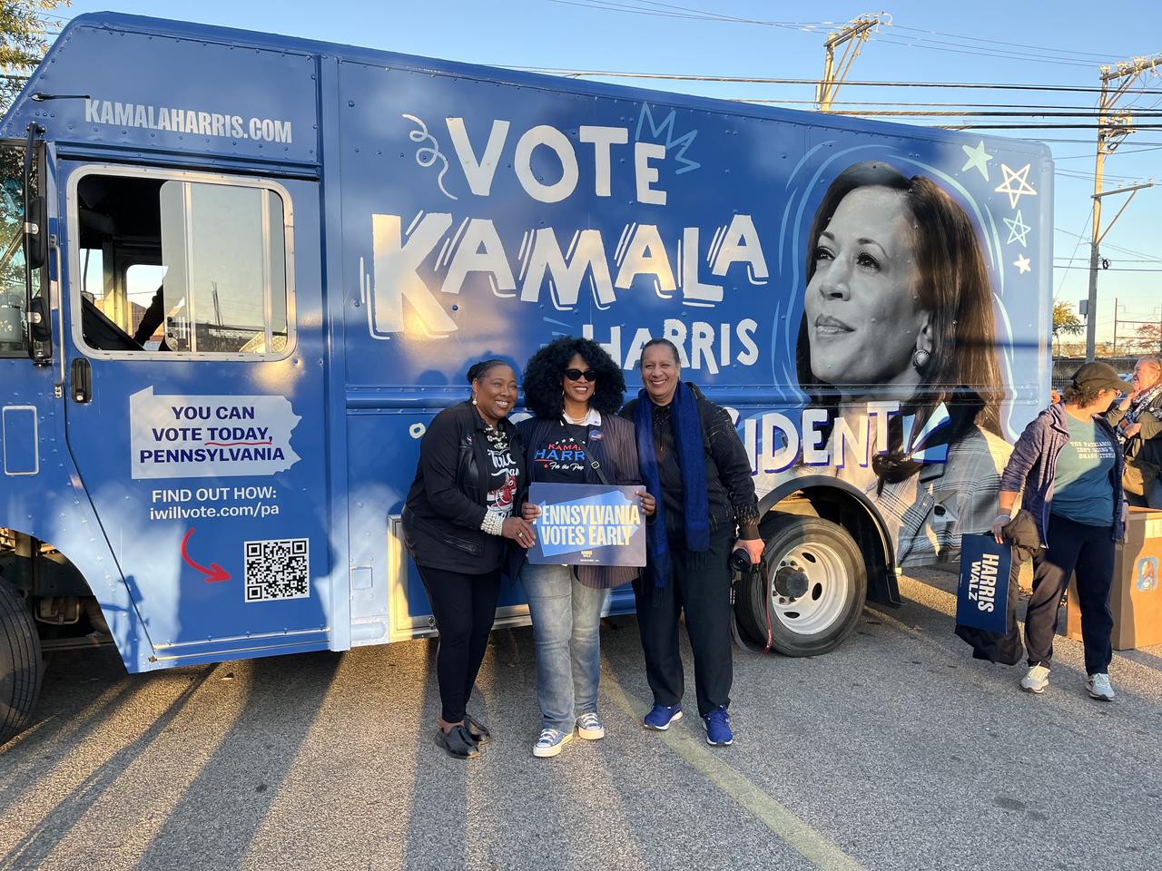 Des militantes démocrates venues rencontrer la candidate à la présidentielle américaine Kamala Harris lors de sa visite à Philadelphie, en Pennsylvanie. [RTS - Alexandre Habay]