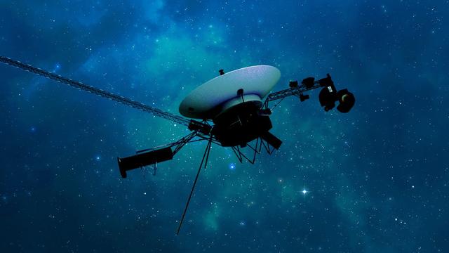 La sonde Voyager 1 – représentée ici par une vision d'artiste – voyage dans l'espace interstellaire, soit l'espace entre les étoiles, dans lequel elle est entrée en 2012. [NASA - JPL-Caltech]