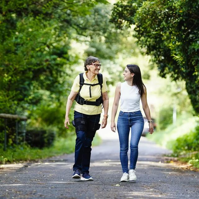 WalkOn, un nouvel exosquelette pour personnes âgées et malades. [© Uwe Ansoach]