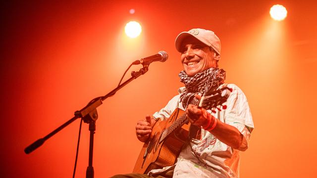 Manu Chao sur scène en Italie en 2021. [AFP - Roberto Silvino]