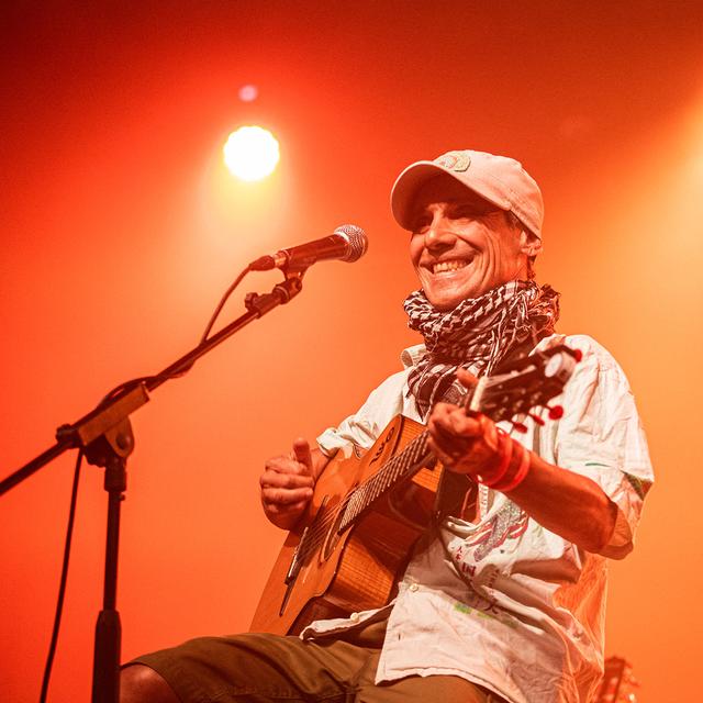 Manu Chao sur scène en Italie en 2021. [AFP - Roberto Silvino]