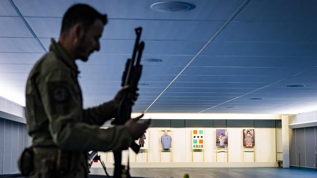 "La Tranchee", le plus grand stand de tir indoor de Suisse, a été inauguré à Sion. [KEYSTONE - JEAN-CHRISTOPHE BOTT]