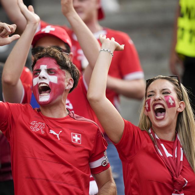 Les supporters de l'équipe suisse de football à l'Euro. [Keystone/AP Photo - Matthias Schrader]
