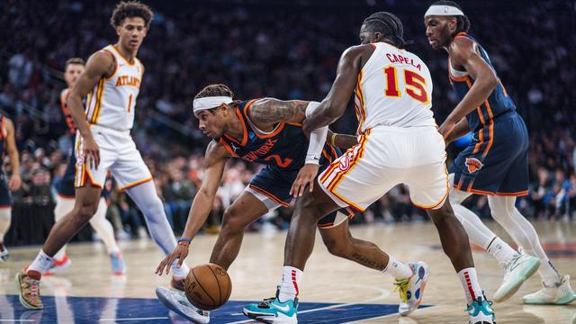 Clint Capela (no 15) et ses coéquipiers sont allés s'imposer à New York. [KEYSTONE - EDUARDO MUNOZ ALVAREZ]