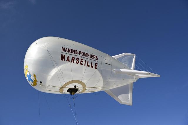 Les pompiers de Marseille ont testé un ballon captif pour détecter les départs de feu [AFP - CHRISTOPHE SIMON]