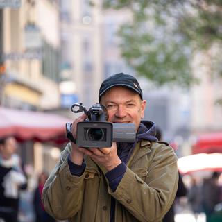 Jean-Stéphane Bron est aussi le réalisateur de la série "Ma rue de l'Ale", à voir sur la RTS. [RTS - Laurent Bleuze]