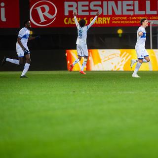 Les joueurs du FC Lugano célèbrent leur saison en Super League. [Keystone - Samuel Golay]