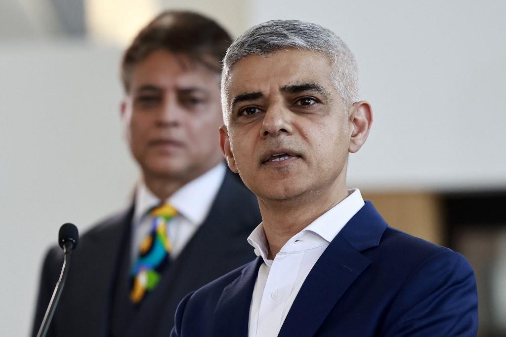 Le travailliste Sadiq Khan a été réélu en tant que maire de Londres lors d'élections locales britanniques. [AFP - BENJAMIN CREMEL]