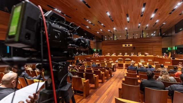 A general view over Courtroom III at the Court of Justice of the European Union (CJEU) in Luxembourg, 04 October 2024, where the ruling on international transfers of professional footballers was announced. Former professional Lassana Diarra was challenging a number of the rules adopted by the FIFA including their 'Regulations on the Status and Transfer of Players' (RSTP). The court said that some of FIFA's rules on the international transfer of professional players are contrary to European Union law. [EPA/Keystone - JULIEN WARNAND]