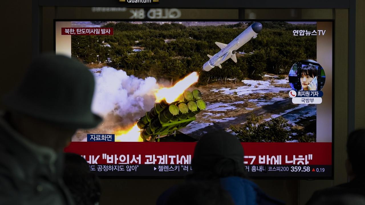 La Corée du Nord a procédé lundi au lancement de plusieurs missiles balistiques à courte portée. [Keystone - EPA/Jeon Heon-Kyun]