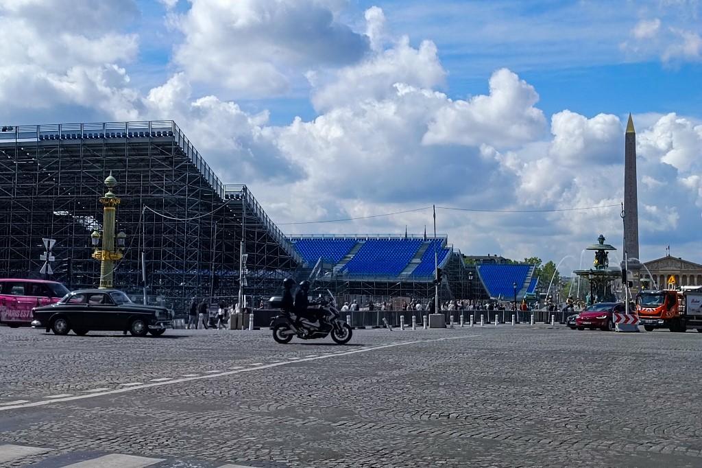 Les stades éphémères sur la place de la Concorde, à Paris. [AFP - Riccardo Milani - Hans Lucas]
