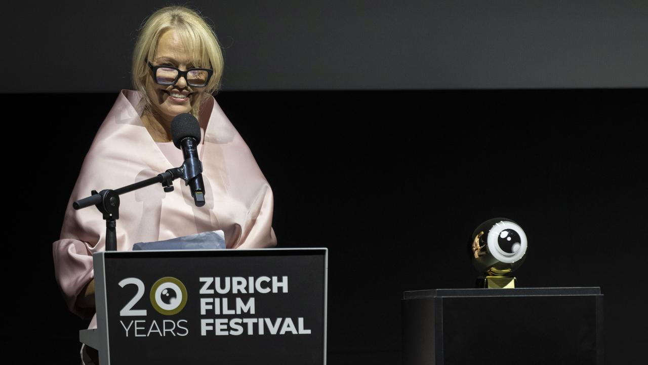 Pamela Anderson a reçu le "Golden Eye Award" vendredi soir au Zurich Film Festival. [KEYSTONE - ENNIO LEANZA]