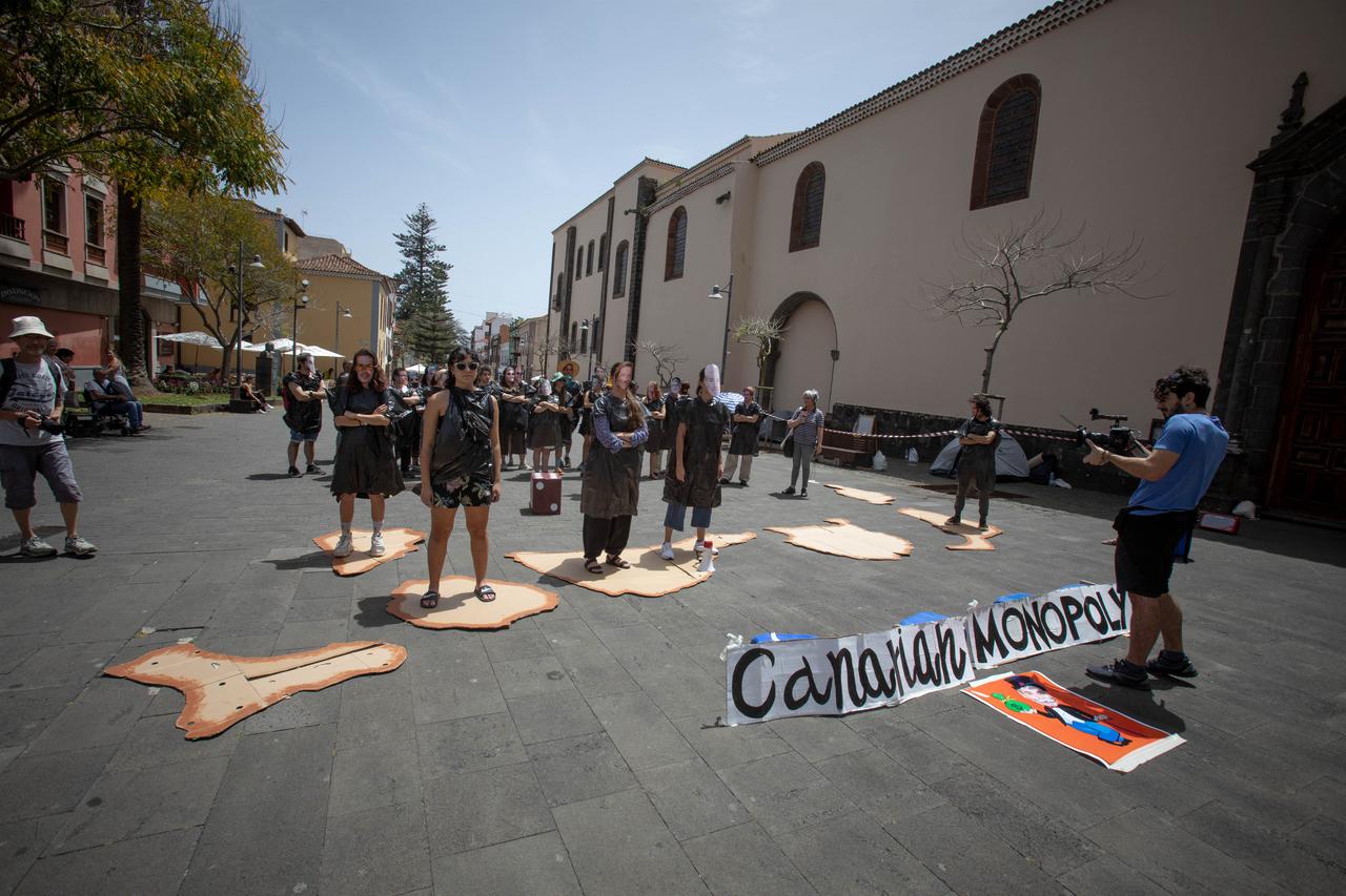 Certains membres du collectif "Canarias se agota" ont entamé une grève de la faim. [AFP - DESIREE MARTIN]