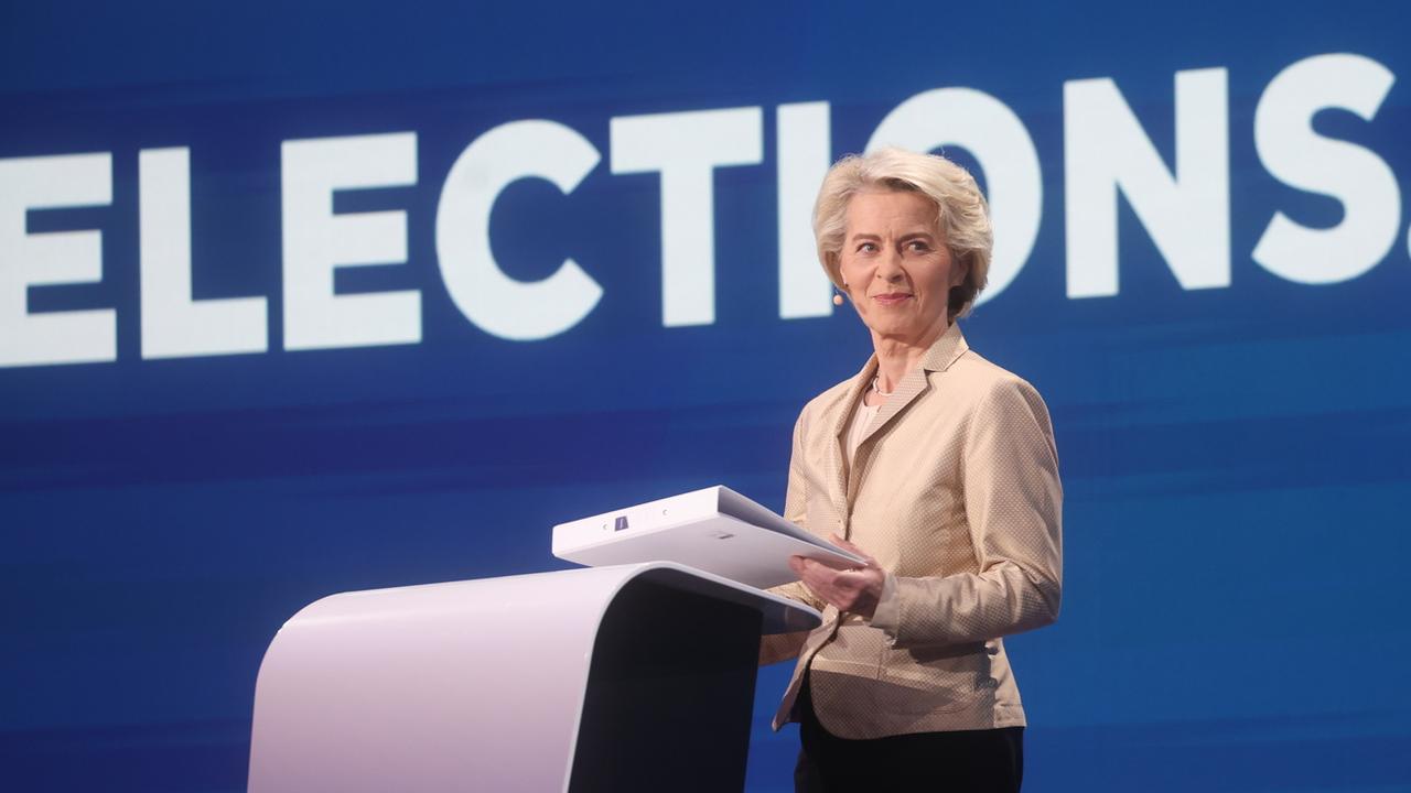Ursula von der Leyen espère être réélue à la tête de la Commission européenne. [Keystone/EPA - Olivier Hoslet]