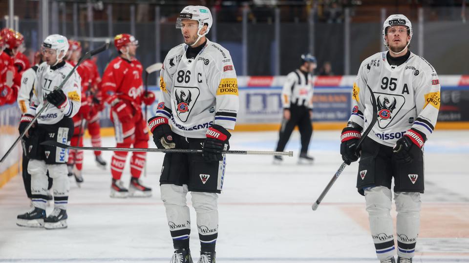 Fribourg a souffert sur la glace de Rapperswil. [KEYSTONE - CHRISTIAN MERZ]