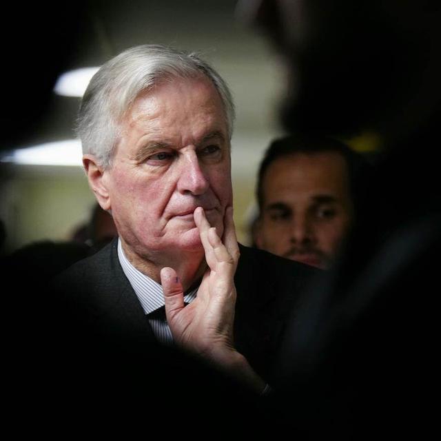 En France, Michel Barnier craint "des turbulences" sur les marchés si son gouvernement tombe. [Keystone]