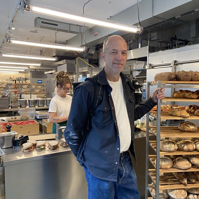 Une nouvelle boulangerie ''artisanale de luxe'' a ouvert sur la rue Bahnhofstrasse à Zurich. [RTS - Delphine Gendre]