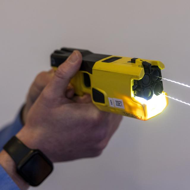 Bilan intermédiaire de l'utilisation du taser par la police vaudoise. [KEYSTONE - HELMUT FRICKE]