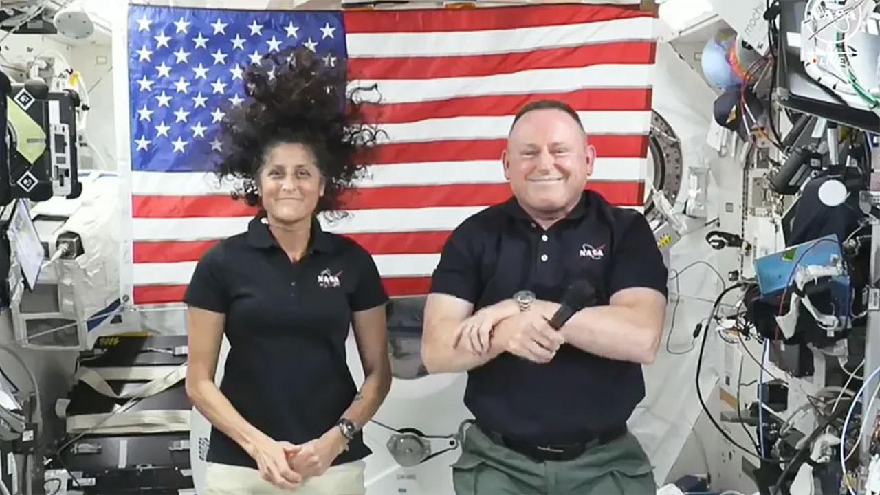 Les astronautes de la NASA Suni Williams et Butch Wilmore s'expriment lors d'une conférence de presse à bord de la Station spatiale internationale, le 10 juillet 2024. [NASA TV]