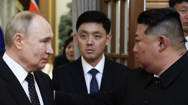 Vladimir Poutine et Kim Jong Un lors d'une visite officielle à Pyongyang en Corée du Nord. [Keystone/EPA - Gavril Grigorov]
