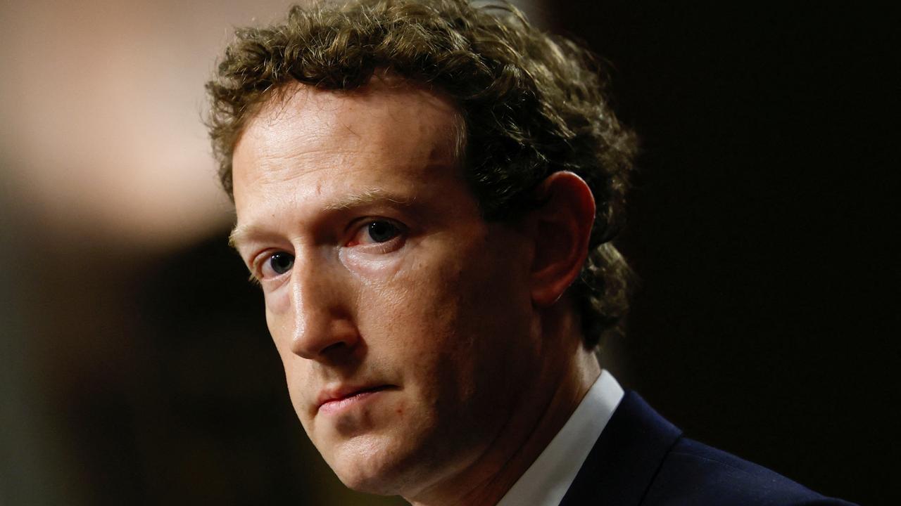 PHOTO DE DOSSIER : Mark Zuckerberg, PDG de Meta, assiste à l'audience du Comité judiciaire du Sénat sur l'exploitation sexuelle des enfants en ligne au Capitole des États-Unis à Washington, États-Unis, le 31 janvier 2024. REUTERS/Evelyn Hockstein/File Photo [reuters - Evelyn Hockstein]