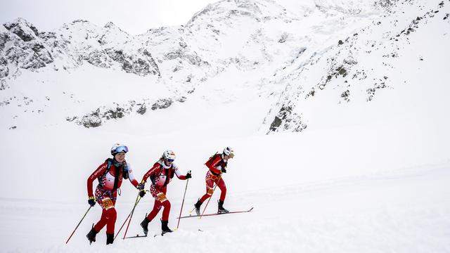 L'équipe féminine victorieuse de la Patrouille des Glaciers. [Keystone - Anthony Anex]