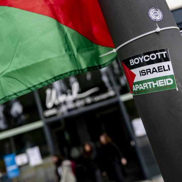 L'activisme pro-palestinien se poursuit à Géopolis (Unil). [Keystone - Jean-Christophe Bott]