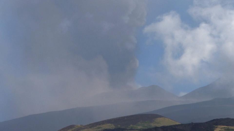 L'Etna a provoqué une seconde fermeture de l'aéroport de Catane.