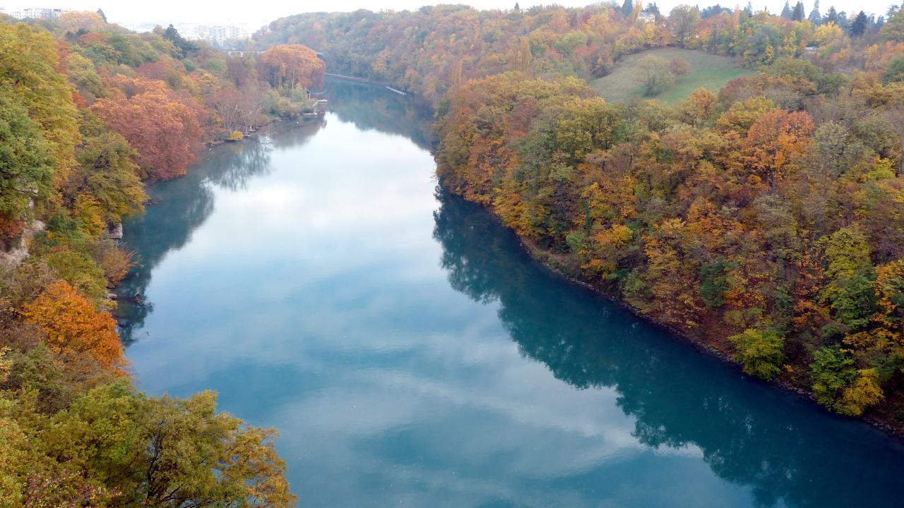 Les rives du Rhône à Genève. [Daniel Simon]