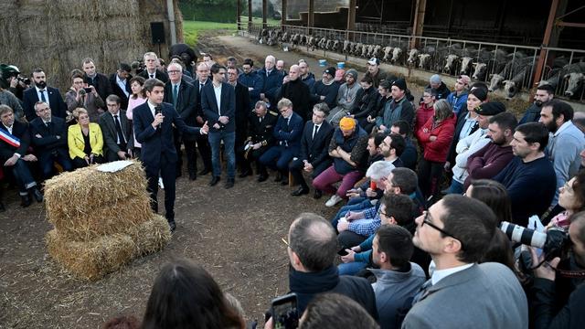 Le Premier ministre français Gabriel Attal a rencontré vendredi les agriculteurs en colère.