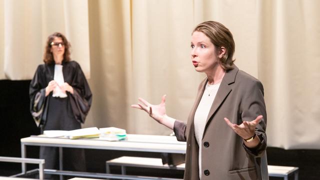 Marion Chabloz dans "Toute intention de nuire" d'Adrien Barazzone. [Théâtre Saint-Gervais - Dorothée Thébert Filliger]