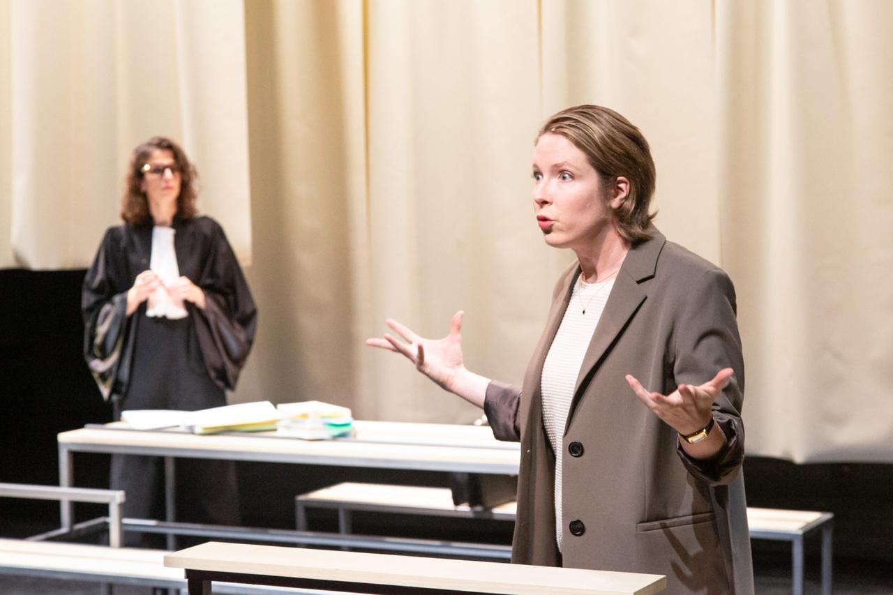 Marion Chabloz dans "Toute intention de nuire" d'Adrien Barazzone. [Théâtre Saint-Gervais - Dorothée Thébert Filliger]