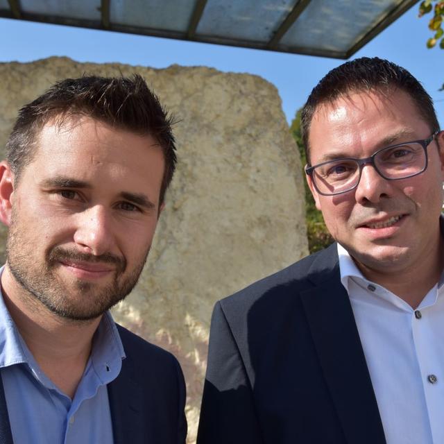 Mathieu Cerf, président du Centre Jura, et le candidat au gouvernement Stéphane Theurillat. [RTS - Gaël Klein]