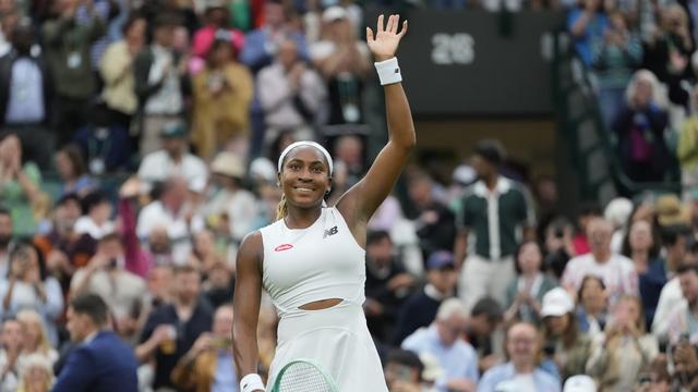 Coco Gauff continue sa route à Wimbledon. [KEYSTONE - KIRSTY WIGGLESWORTH]