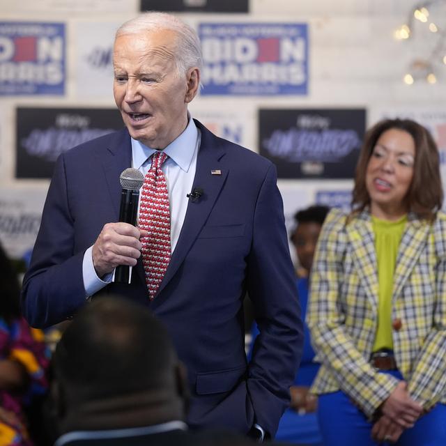 Joe Biden tente de reconquérir l’électorat afro-américain. [Keystone - AP Photo/Evan Vucci]