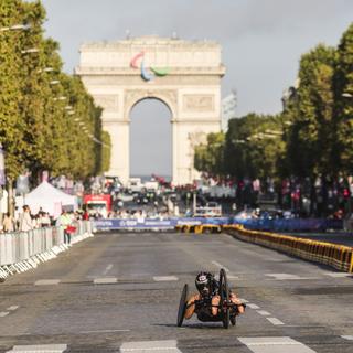 Paris, une "ville musée" peu adaptée aux personnes en situation de handicap [EPA / KEYSTONE - Teresa Suarez]