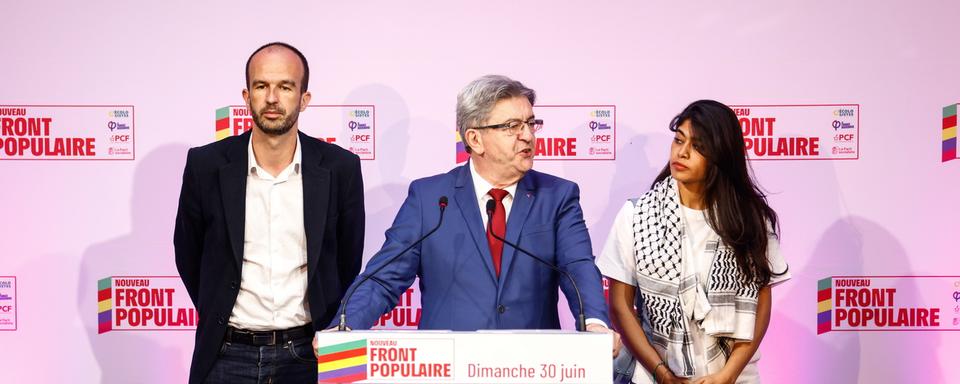 Le chef du parti de gauche français La France insoumise (LFI), Jean-Luc Mélenchon, Manuel Bompard et de la militante franco-palestinienne et députée européenne LFI Rima Hassan. [Keystone]