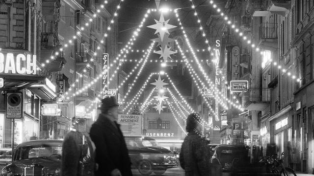 Décoration de Noël à Zurich en 1958 [Keystone - Jules Vogt]