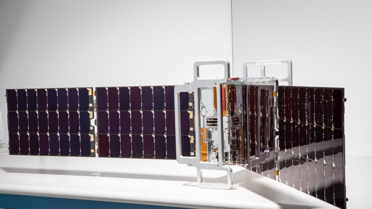 Préparation chez Blue Canyon Technologies de l'un des deux CubeSats utilisés dans le cadre de la mission PREFIRE de la NASA. [NASA - JPL-Caltech]