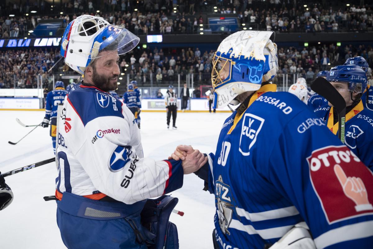 Simon Hrubec (en blanc) et Leonardo Genoni (en bleu) ont connu des fortunes diverses lors des demi-finales. [freshfocus - Claudio Thoma]