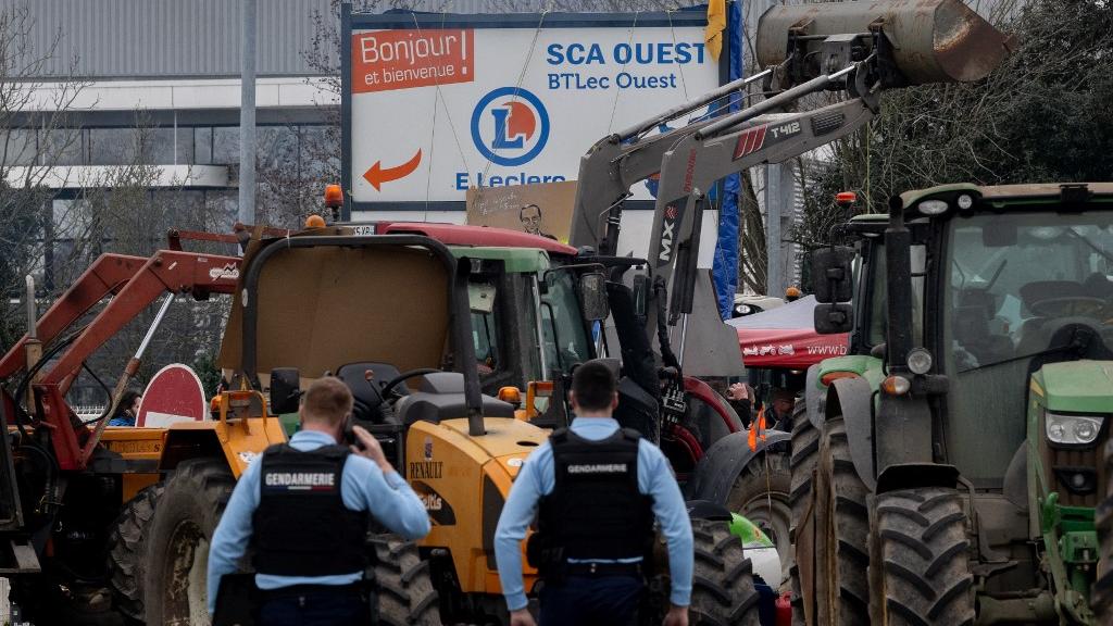 Les derniers blocages du syndicat Confédération paysanne sont en passe d'être levés en France. [Hans Lucas via AFP - ESTELLE RUIZ]