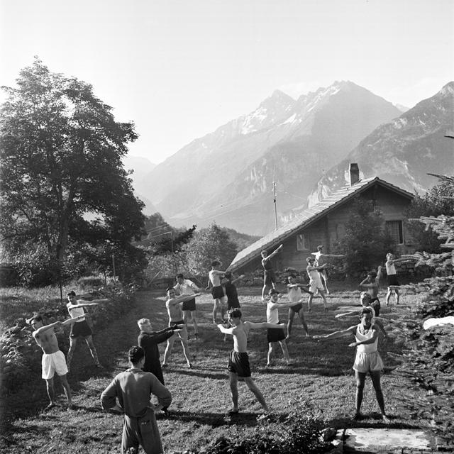 Un camp de vacances pour jeunes Suisses en 1943. [Keystone/Photopress-Archiv - Milou Steiner]